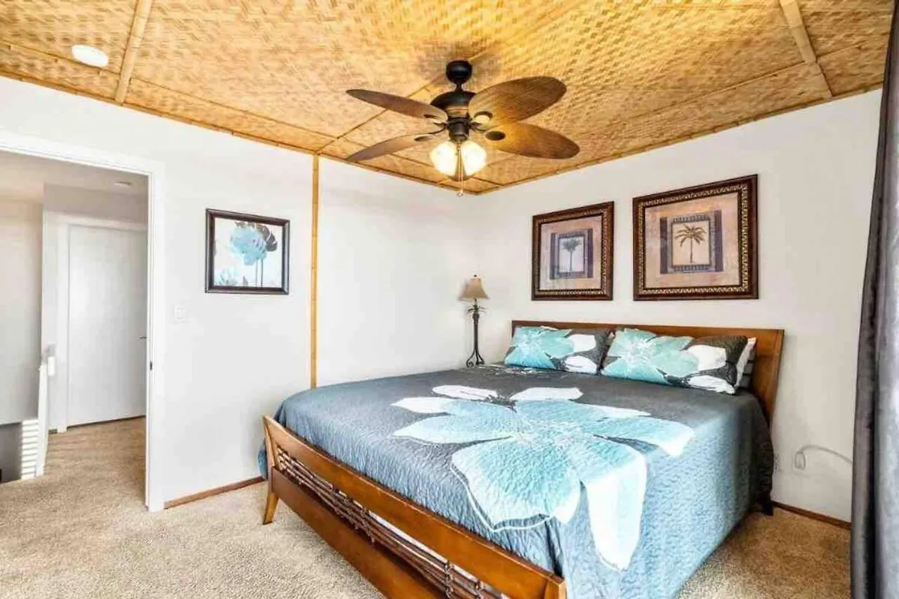 Family Friendly Kailua Bay View Ac Free Parking Walk To Kailua Village 0*, Kailua-Kona